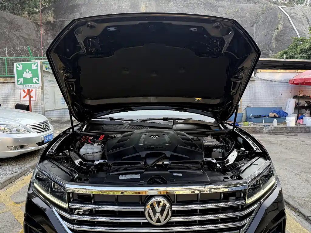 Volkswagen Touareg 2020 — фото 19