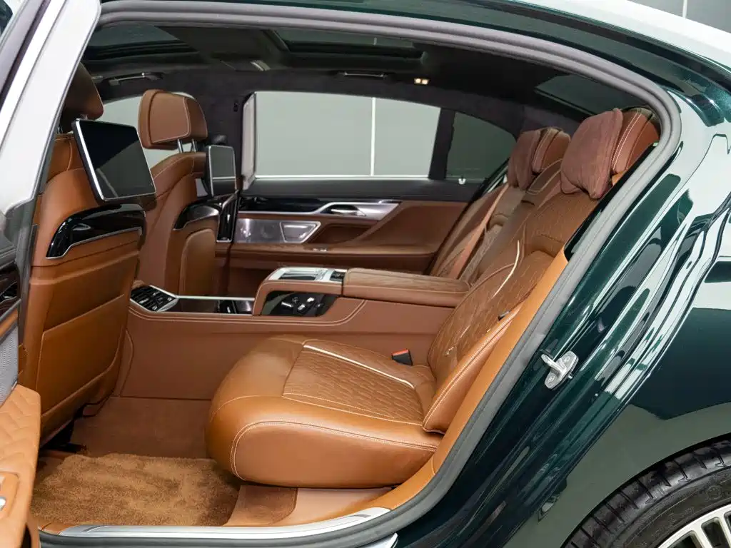BMW 7 Series 2021 — фото 11