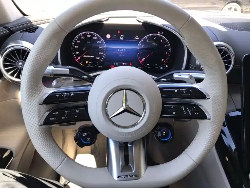 Mercedes-Benz AMG GT 2025 — фото 5