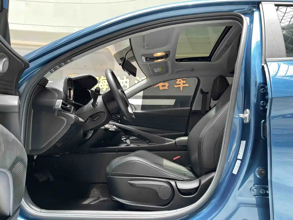 Hyundai Elantra 2021 — фото 12