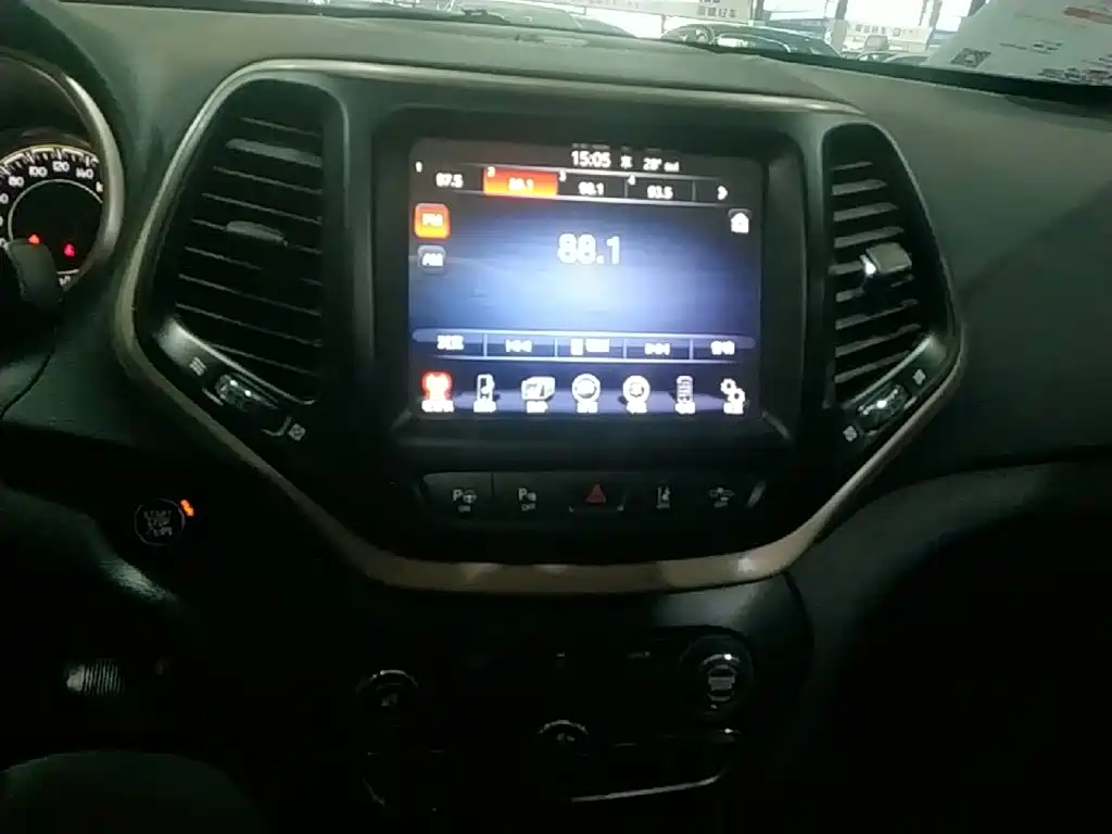 Jeep Cherokee 2015 — фото 13