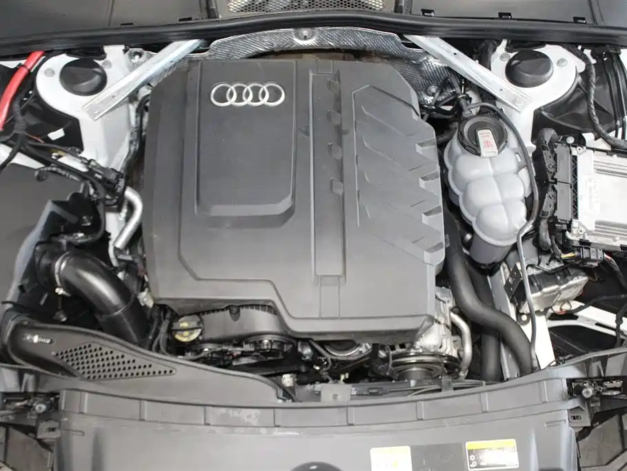 Audi A4L 2024 — фото 10