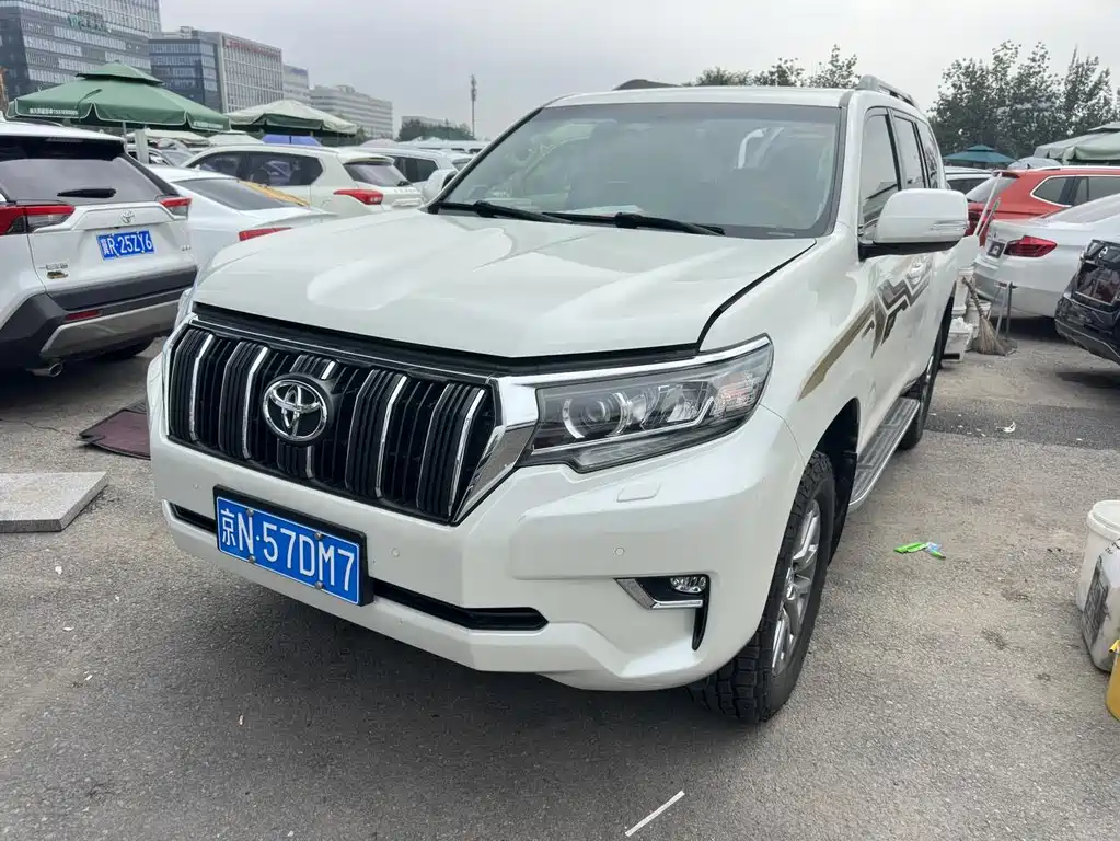 Toyota Prado 2018 — фото 1