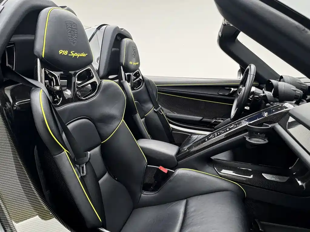 Porsche 918 Spyder 2015 — фото 16