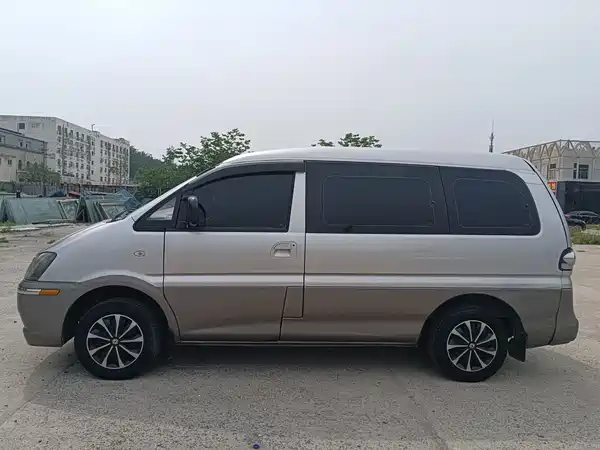 Dongfeng Lingzhi 2013