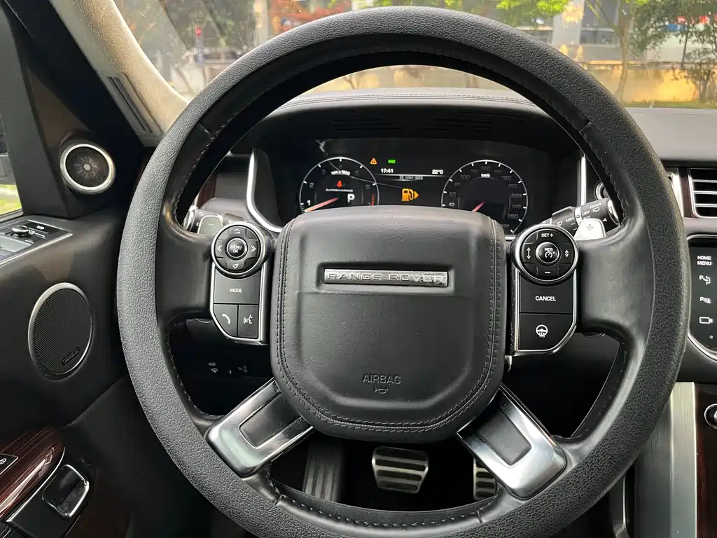 Land Rover Range Rover 2015 — фото 11