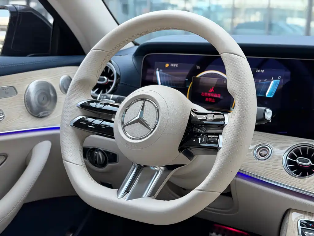 Mercedes-Benz E-Class 2022 — фото 13