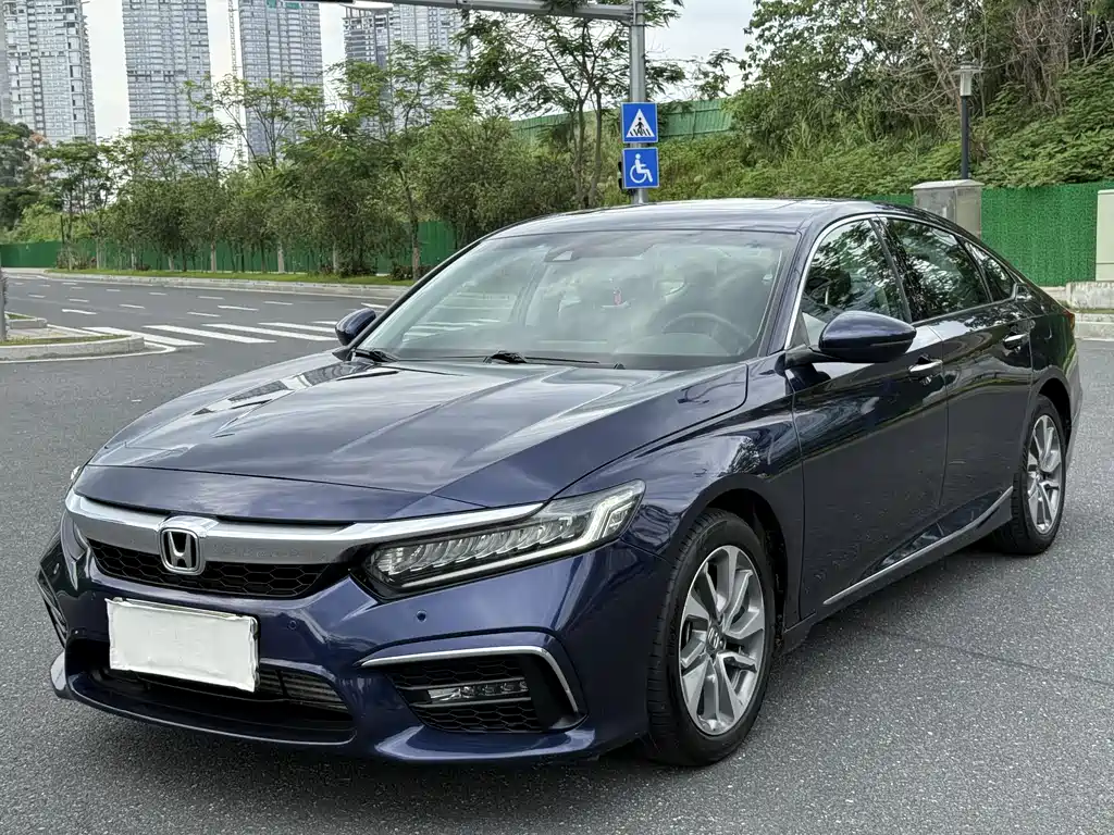 Honda Inspire 2019 — фото 1