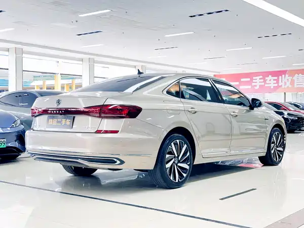 Volkswagen Passat 2022
