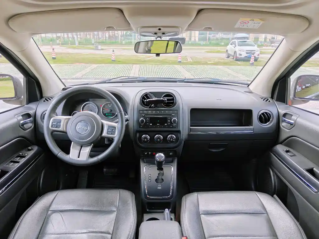 Jeep Compass 2013 — фото 9