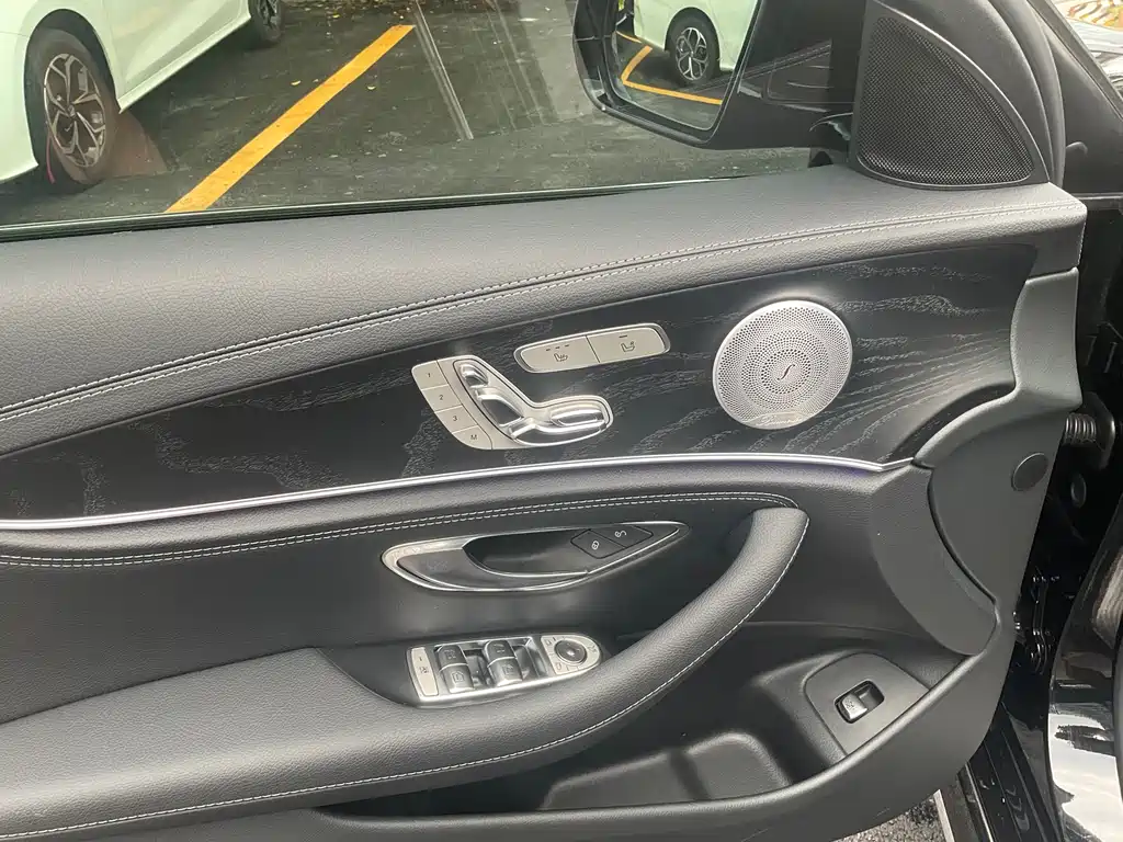 Mercedes-Benz E-Class 2019 — фото 12