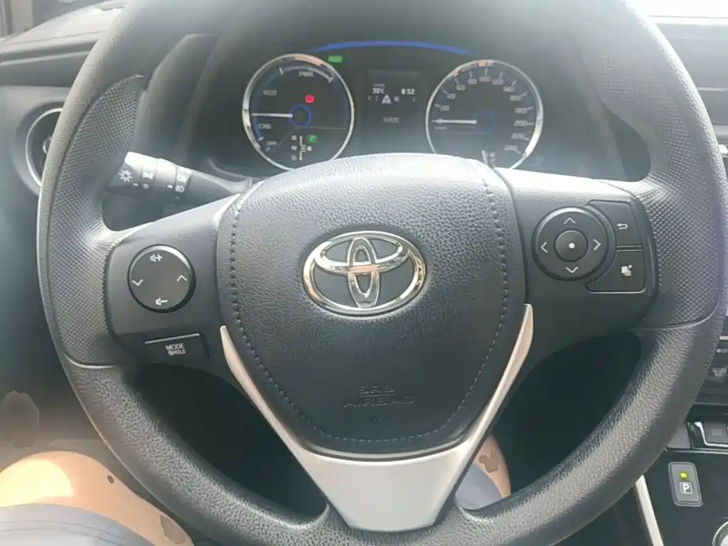 Toyota Corolla Hybrid 2022 — фото 11
