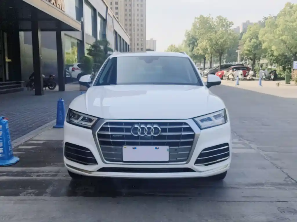 Audi Q5L 2020 — фото 2
