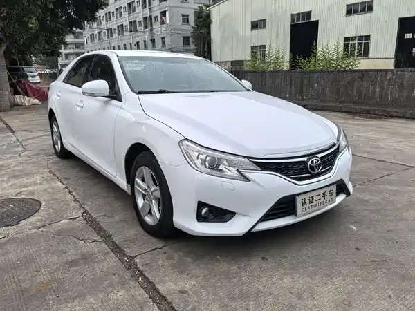 Toyota Reiz 2013