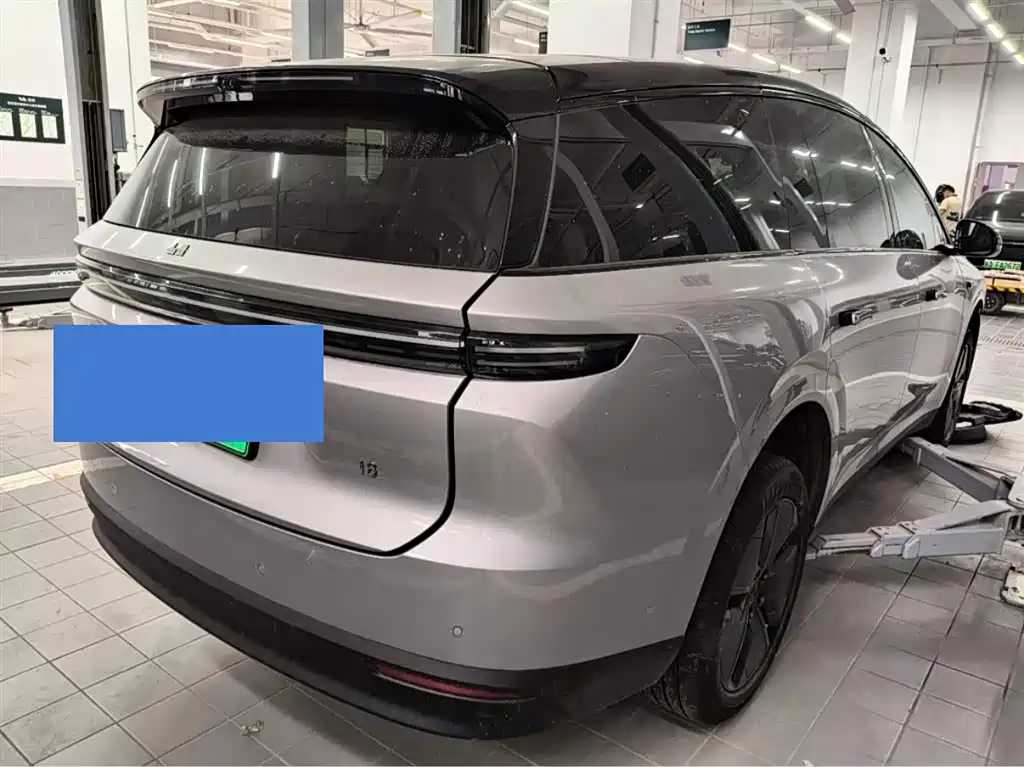 Li Auto i8 2025