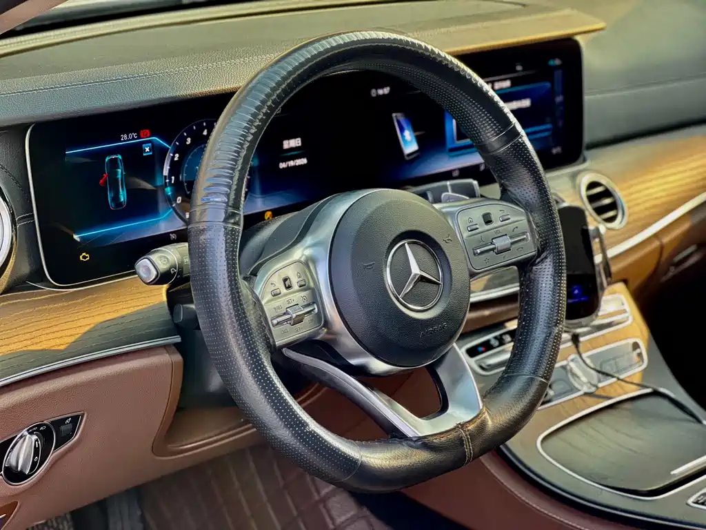 Mercedes-Benz E-Class 2020 — фото 10