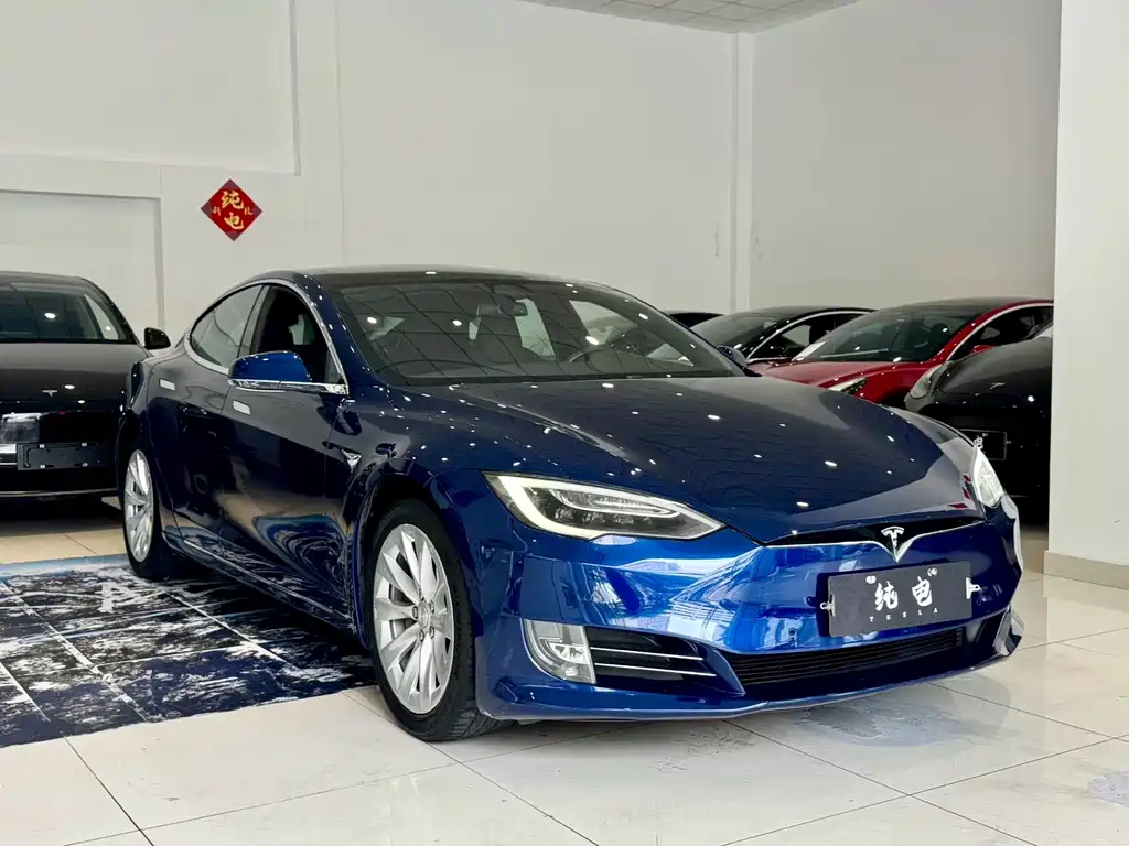 Tesla Model S 2017 — фото 3