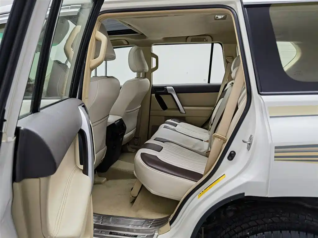 Toyota Prado 2015 — фото 15