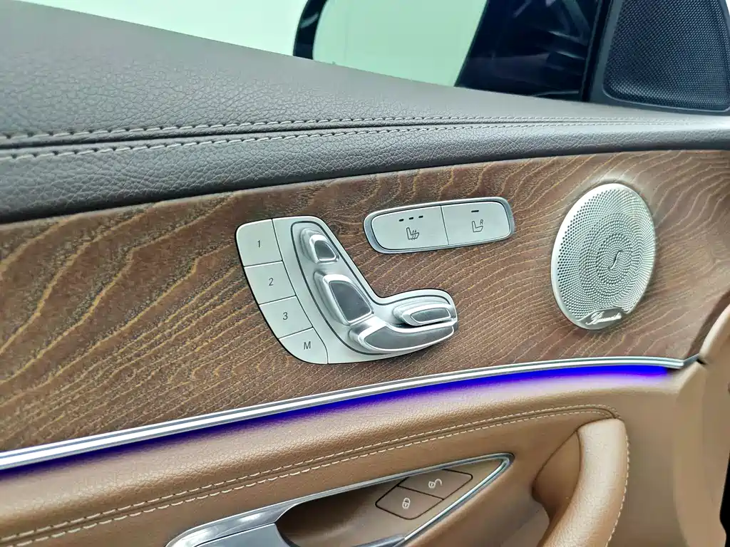 Mercedes-Benz E-Class 2021 — фото 11