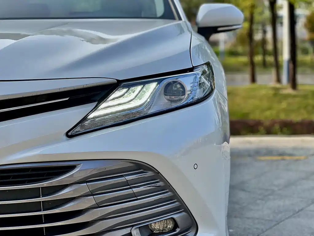 Toyota Camry 2021 — фото 13