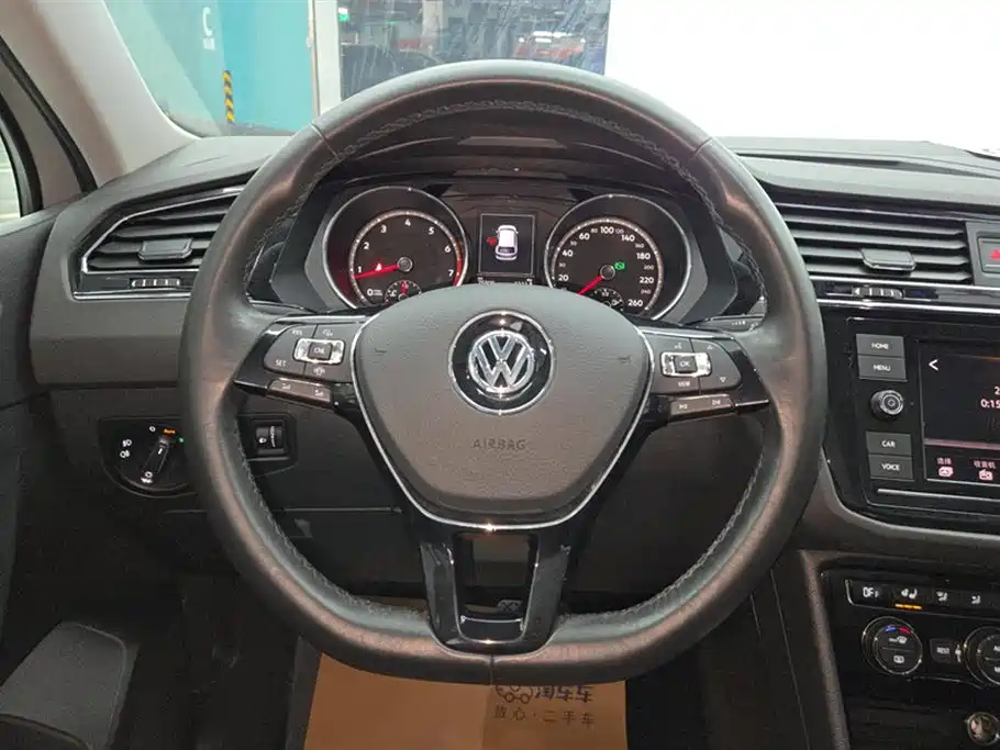 Volkswagen Tiguan L 2018 — фото 15