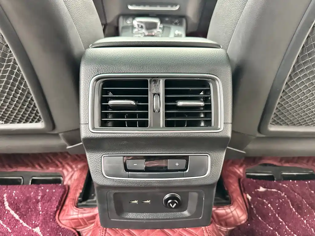 Audi Q5L 2020 — фото 12