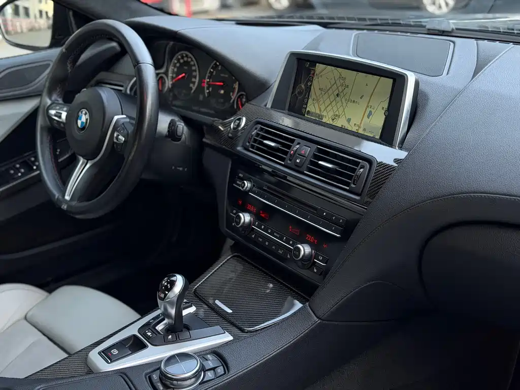 BMW M6 2015 — фото 13