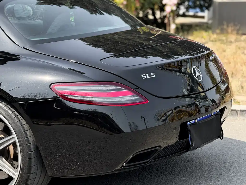 Mercedes-Benz SLS AMG 2015 — фото 13