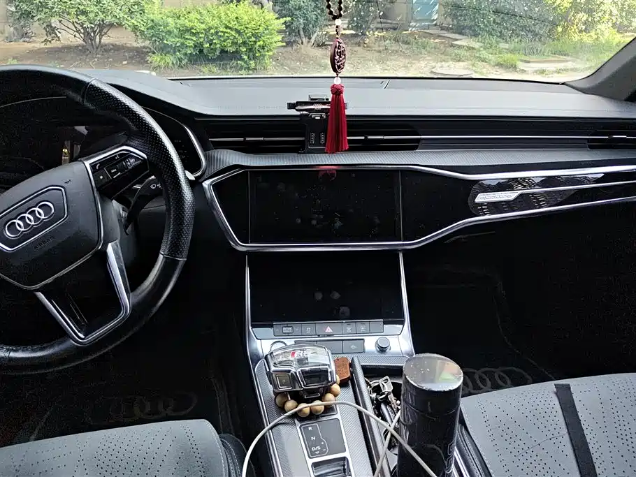 Audi A6L New Energy 2020 — фото 13