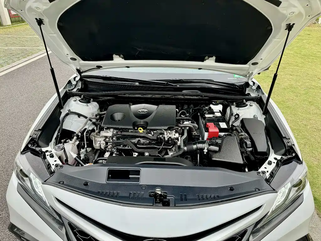 Toyota Camry 2021 — фото 9