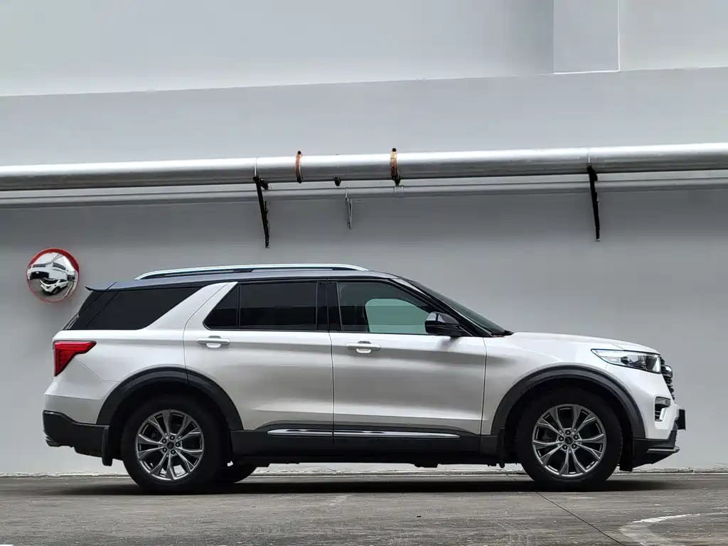 Ford Explorer 2020 — фото 15