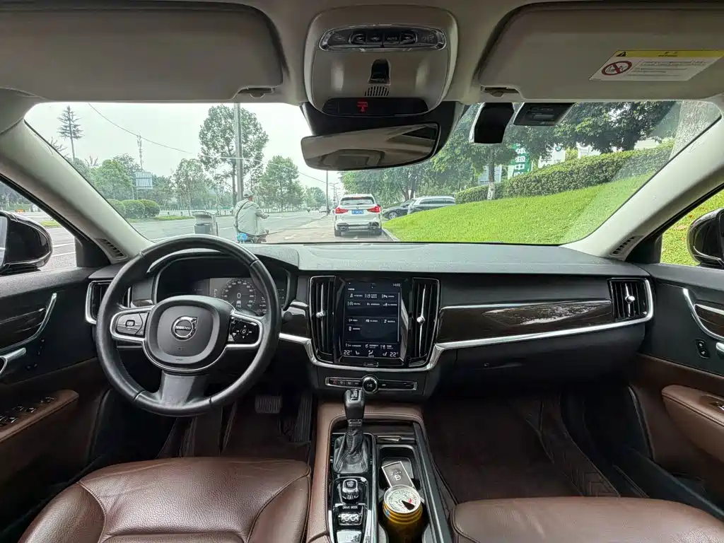 Volvo S90 2018 — фото 13
