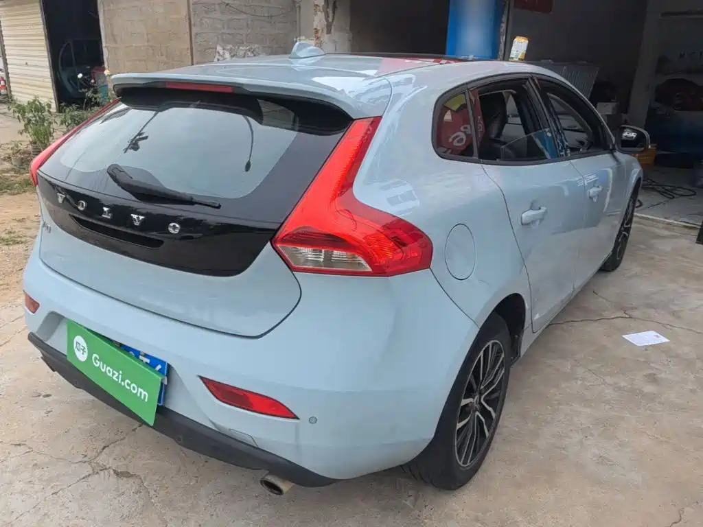 Volvo V40 2016