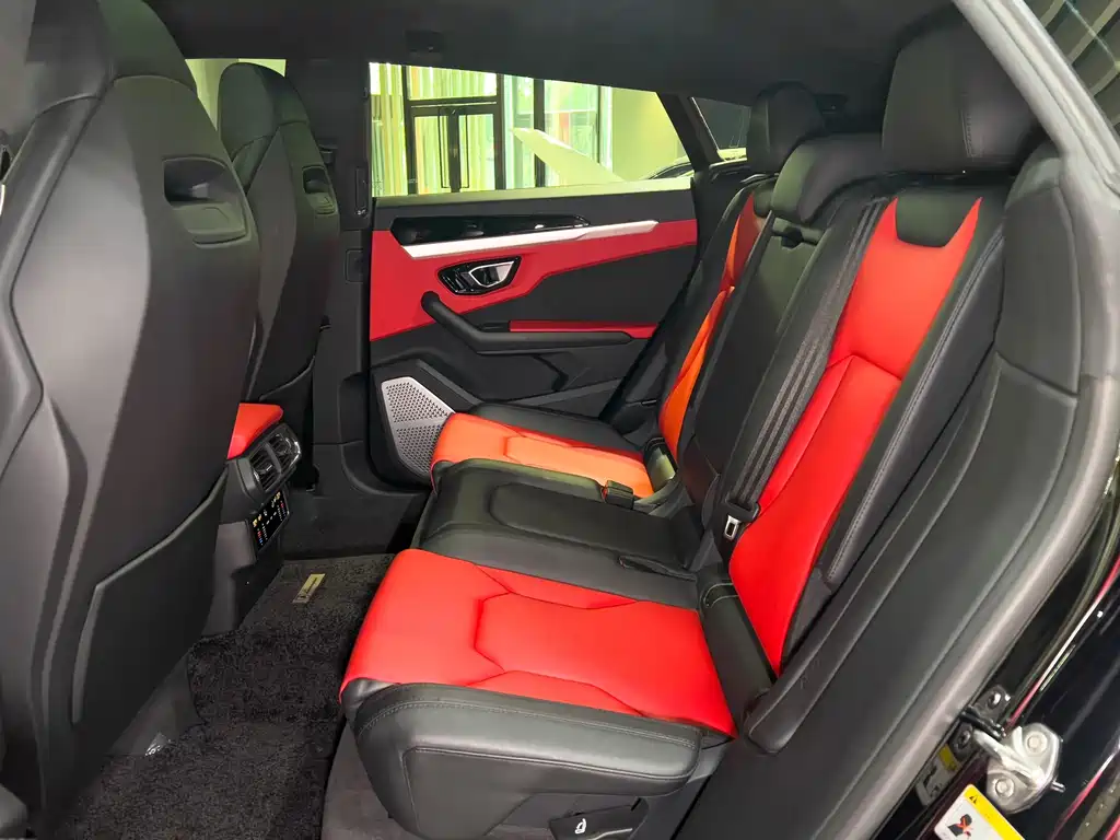 Lamborghini Urus 2019 — фото 19