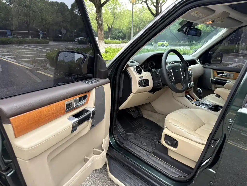 Land Rover Discovery 2011