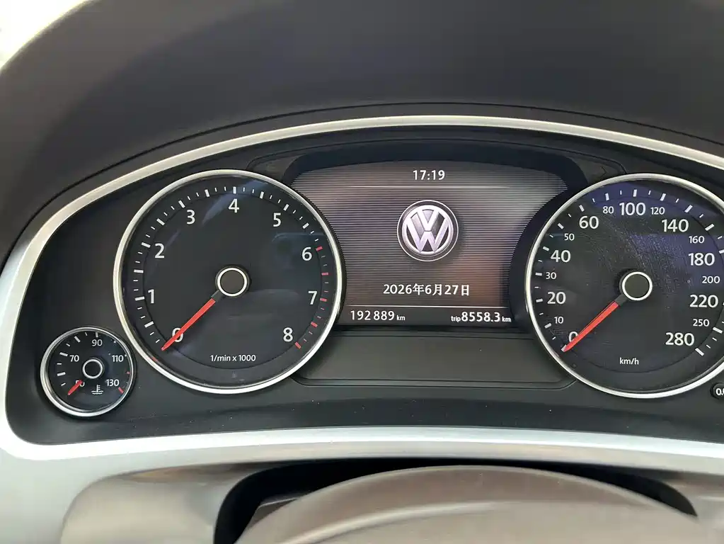 Volkswagen Touareg 2015 — фото 10