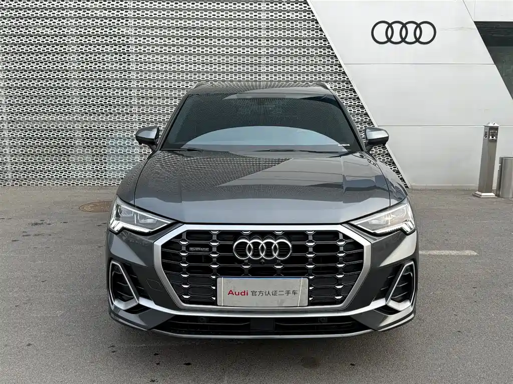 Audi Q3 2022 — фото 2