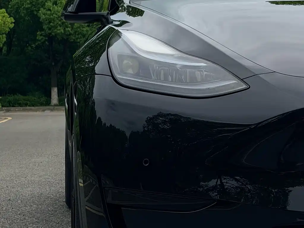 Tesla Model Y 2024 — фото 19