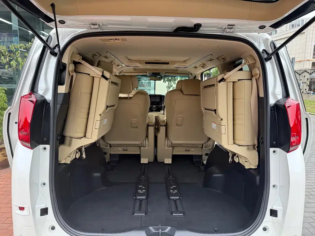 Toyota Alphard 2018 — фото 6