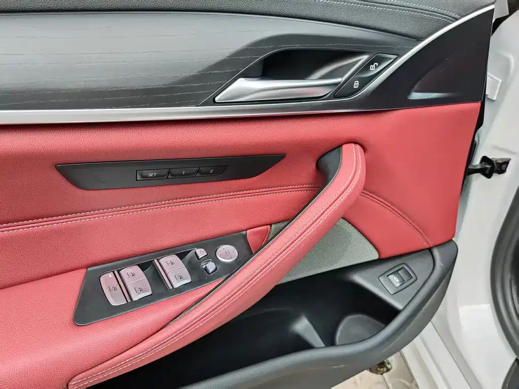 BMW 5 Series 2023 — фото 15