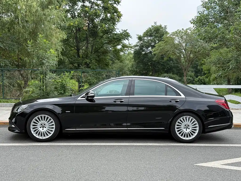 Mercedes-Benz S-Class 2020