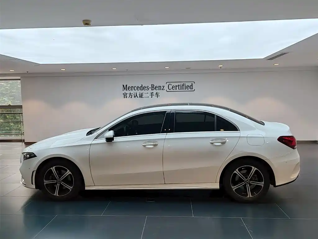 Mercedes-Benz A-Class 2023 — фото 7
