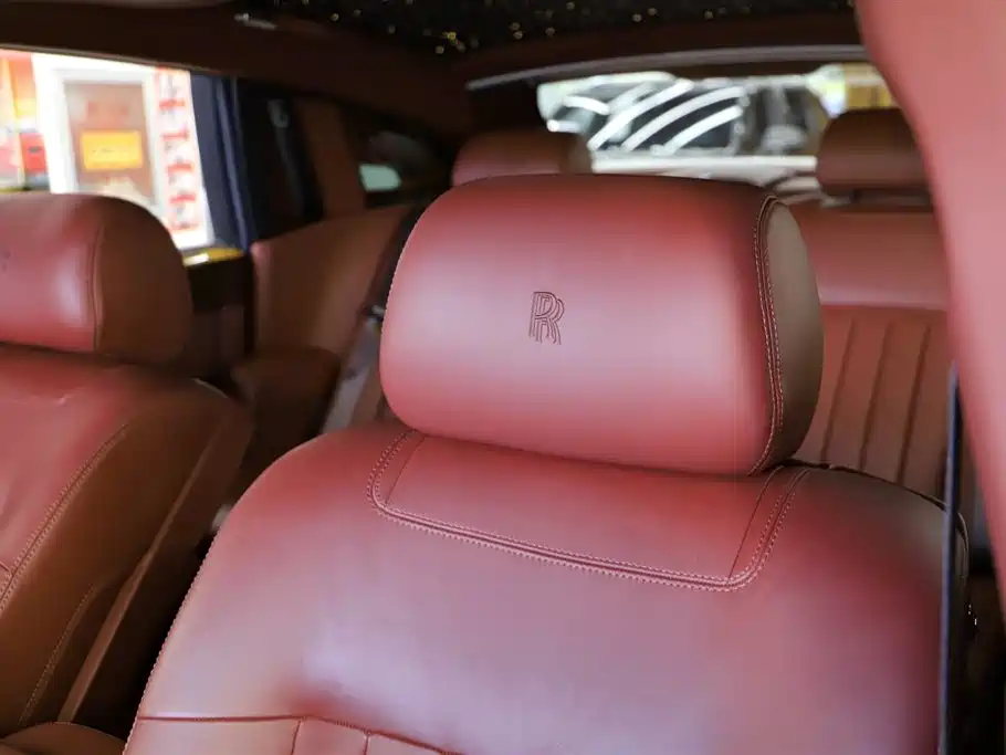 Rolls-Royce Phantom 2012 — фото 27