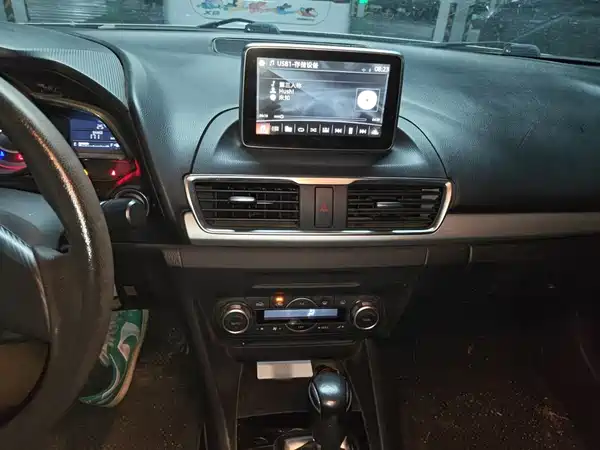 Mazda 3 Axela 2014