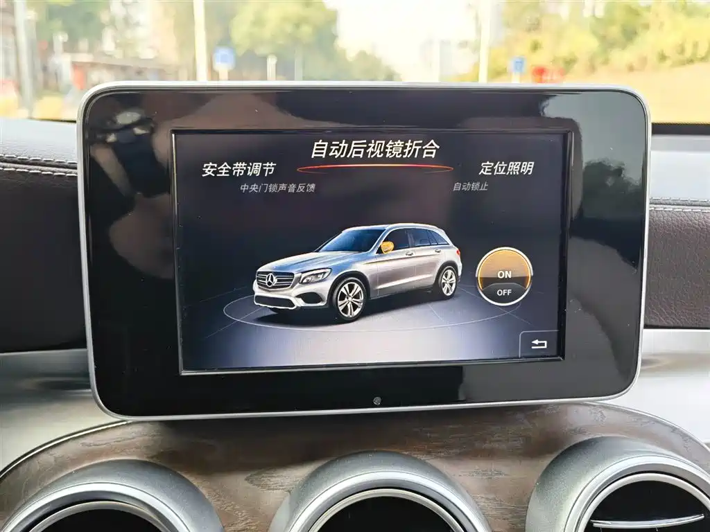 Mercedes-Benz GLC 2018 — фото 17