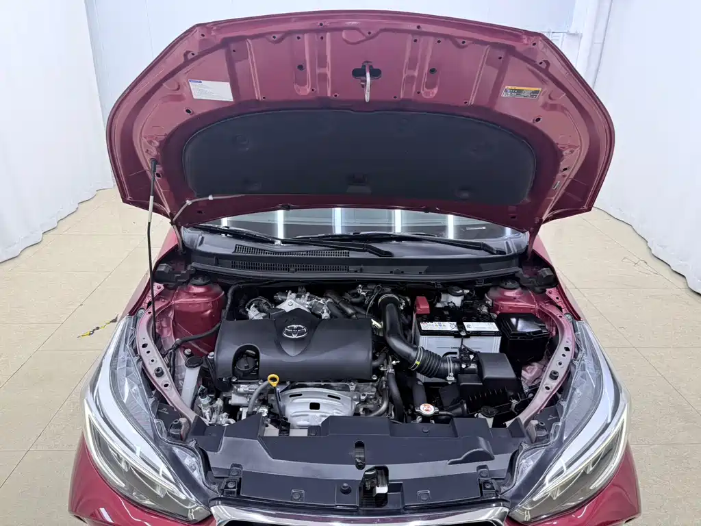 Toyota Yaris L 2022 — фото 18