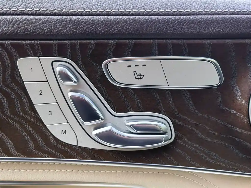 Mercedes-Benz GLC 2018 — фото 34