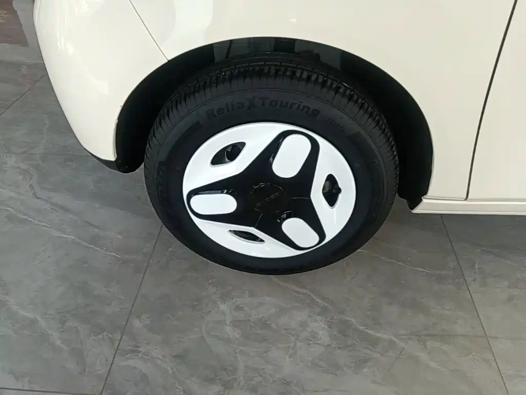 Geely Galaxy Panda 2025 — фото 23
