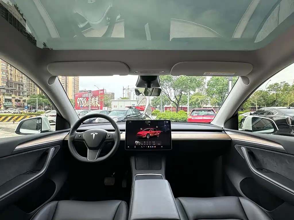 Tesla Model Y 2023 — фото 16