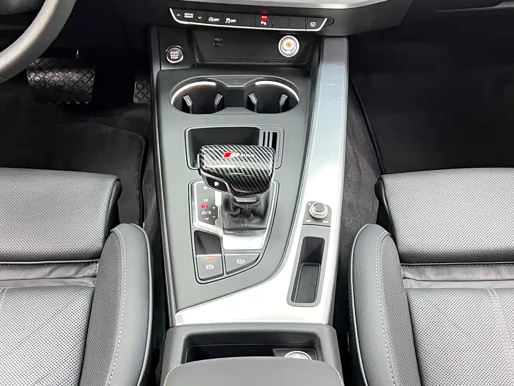 Audi A4L 2022 — фото 18